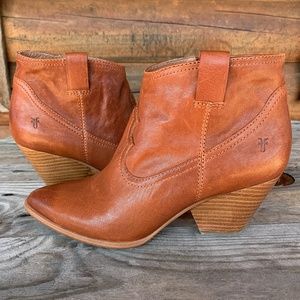 Frye Reina Bootie in Cognac